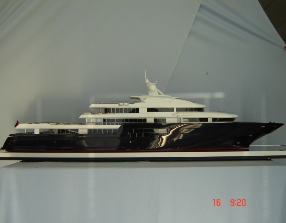 Kaiserwerft 75 m yacht bulider scale models
