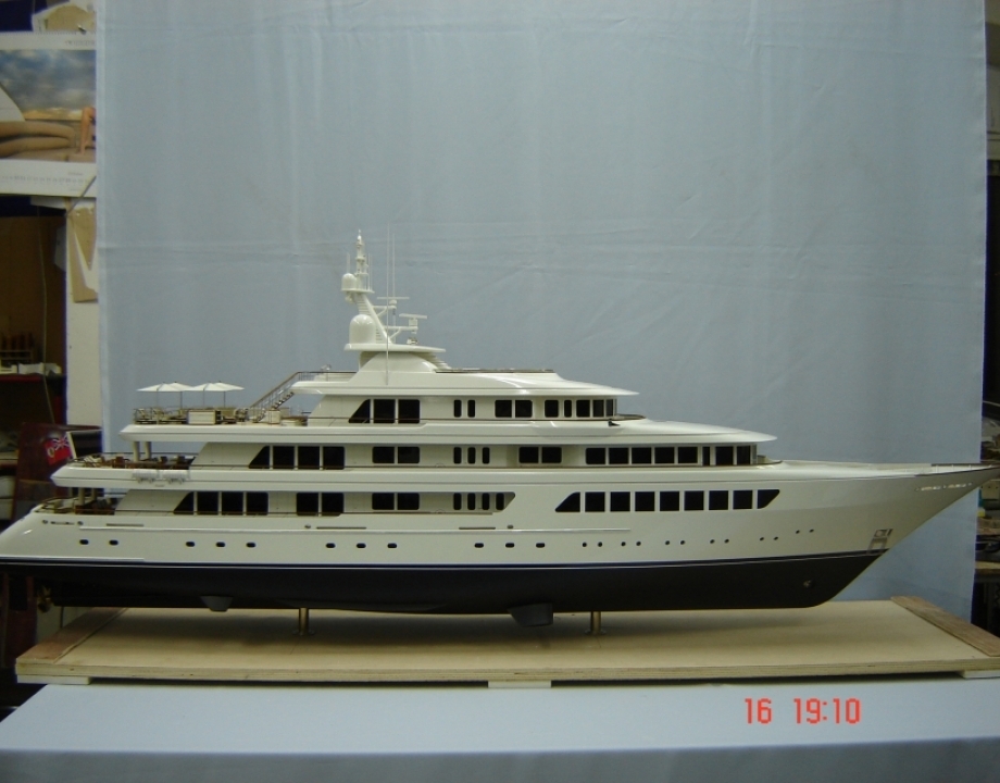 Utopia yachts scale models